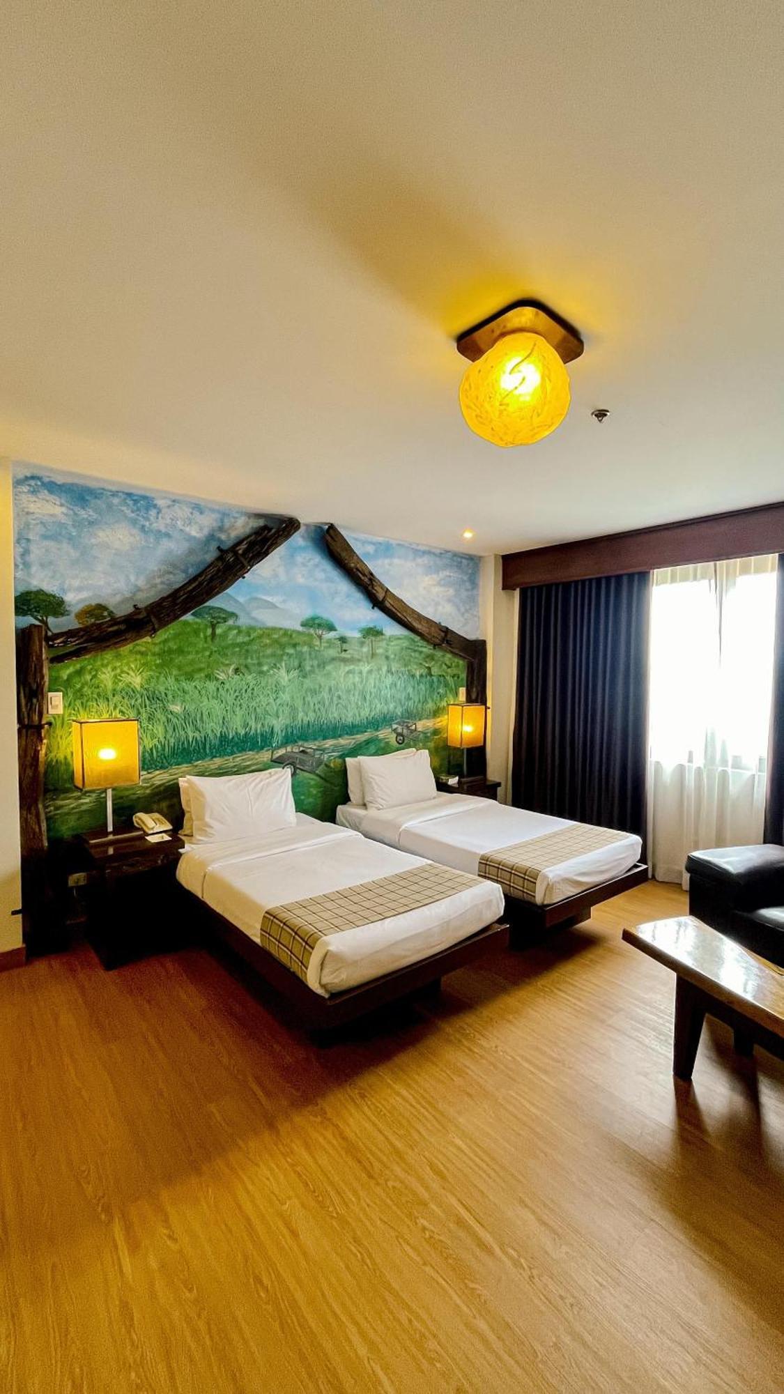 Nature'S Village Resort Баколод Экстерьер фото